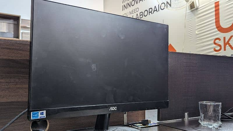 AOC Borderless Monitor LED 22 Inches 2