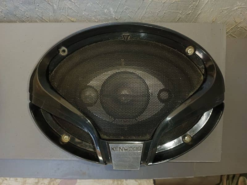 Kenwood Car Speakers with leather coated wooden Box 4