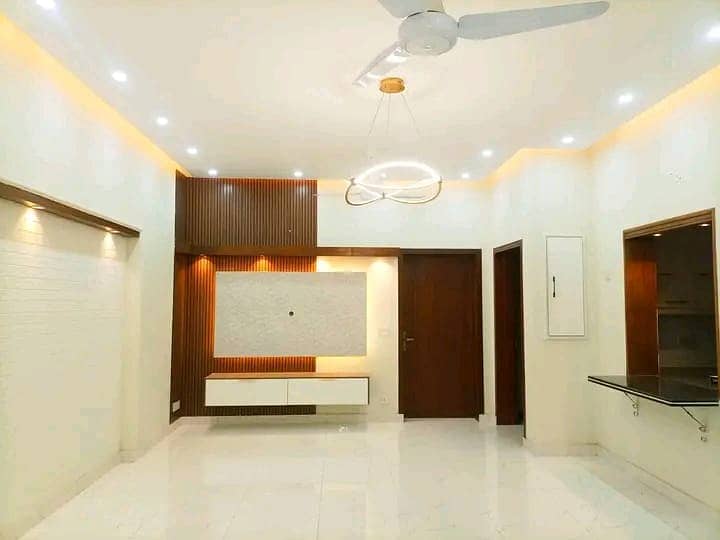 10 Marla Elegant Upper Portion For Rent 1