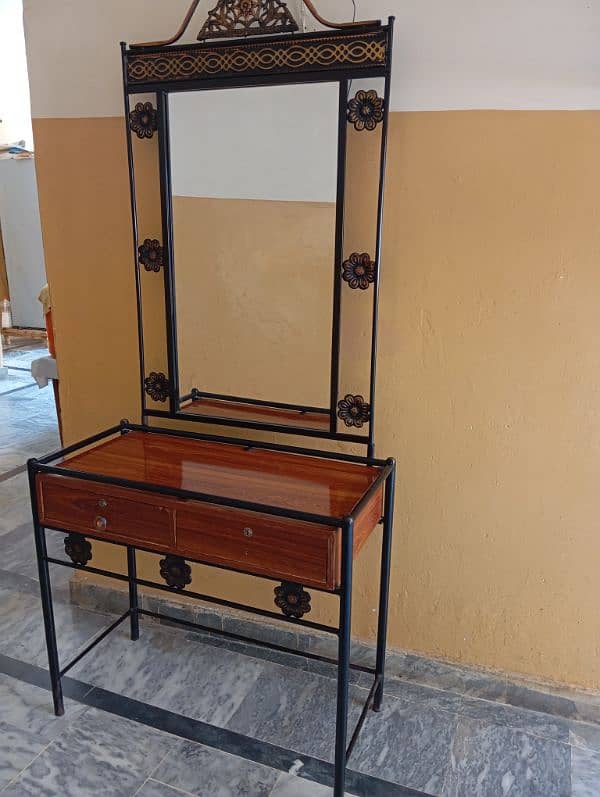 Iron Dressing Table 2