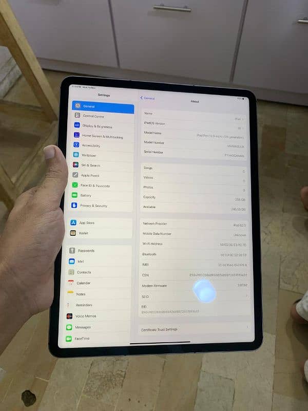 Ipad Pro 12.9 inch 256Gb 5Th Gen 4