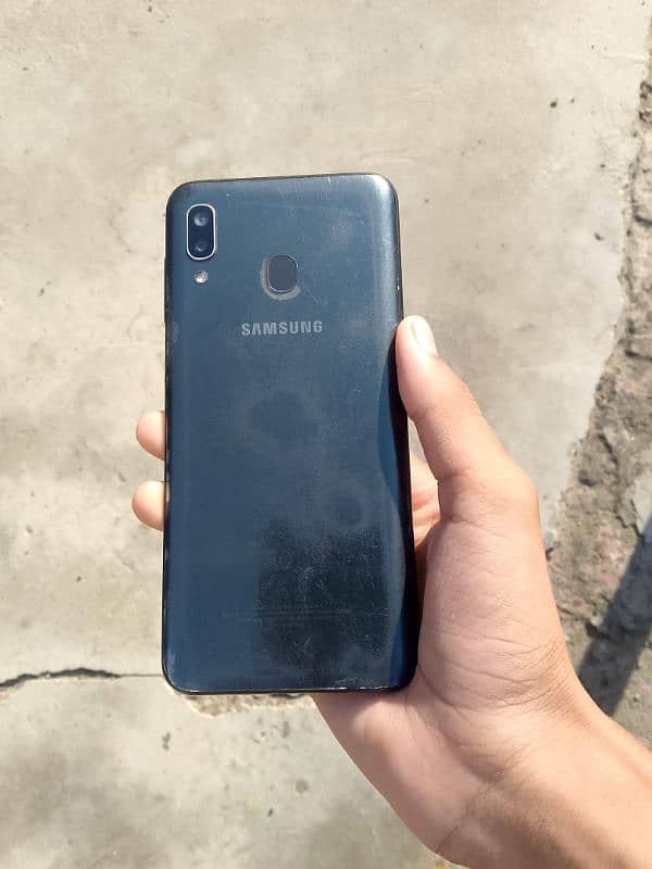 Samsung Galaxy A20 0