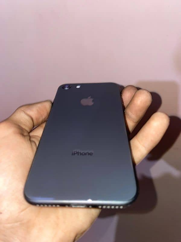 IPHONE 8 64GB NON PTA 4