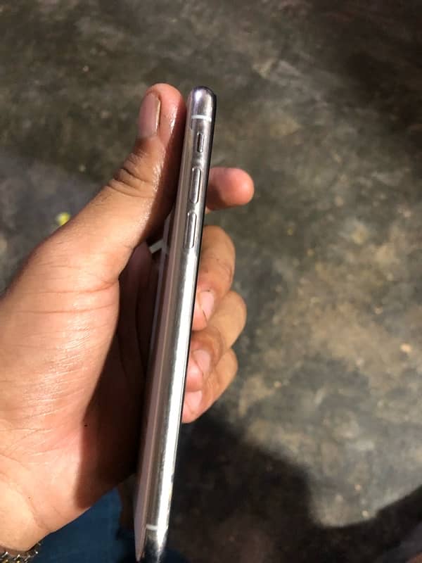 iPhone XS 256gb pta approve 3