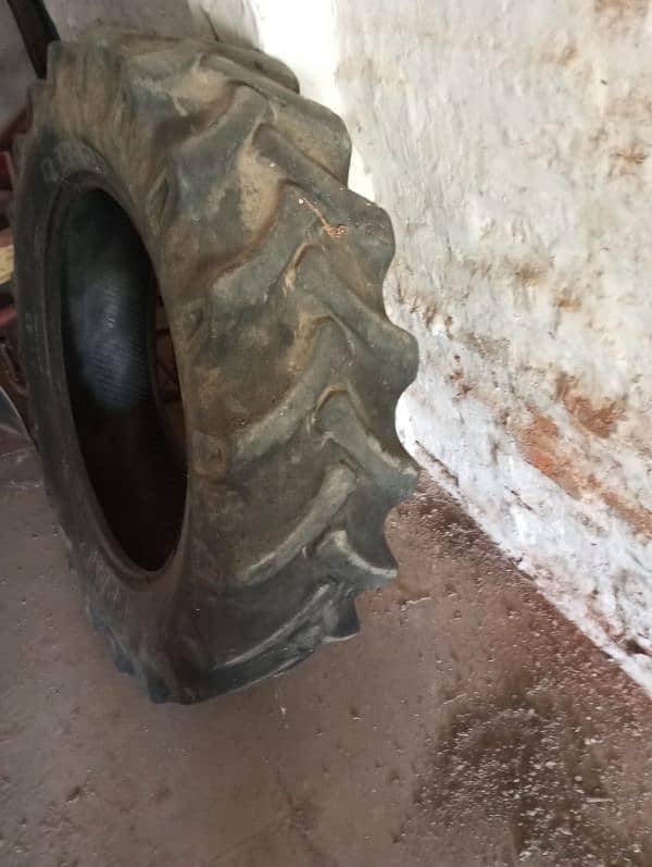 480 tractor 2 back tyre for sale 2