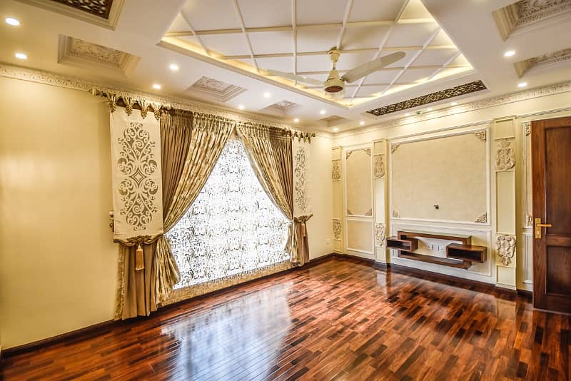 A Beautiful 1 Kanal House Is Available For Rent In PHASE 4 DHA, Lahore. 2