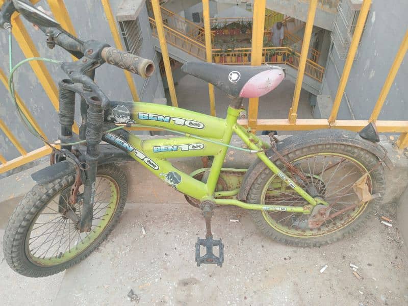 bicycle for sell 10 saal k bache k liye 0