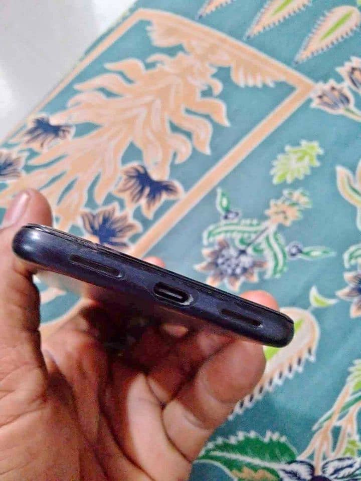 Google pixel 5 pta approved mint condition panel main lines hain 3