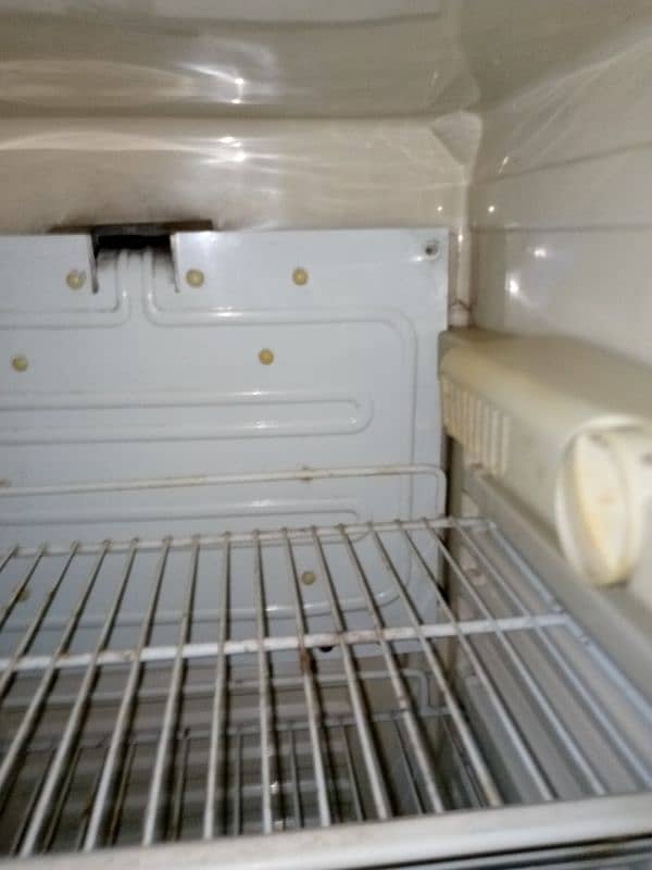 Dawlance fridge for sale. Pr/19500 3