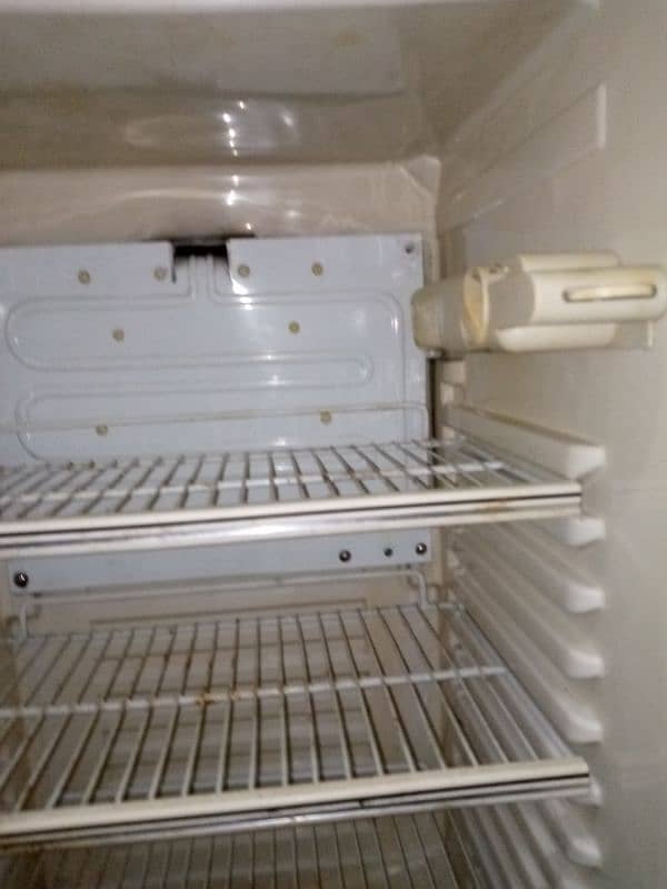 Dawlance fridge for sale. Pr/19500 4