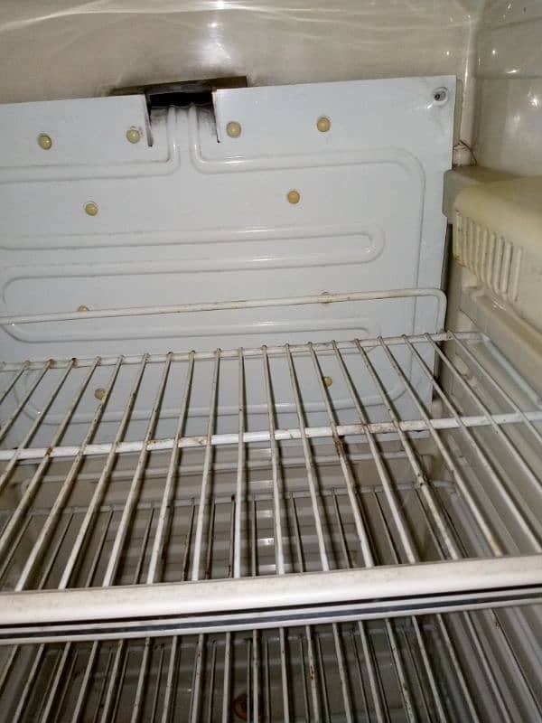 Dawlance fridge for sale. Pr/19500 9