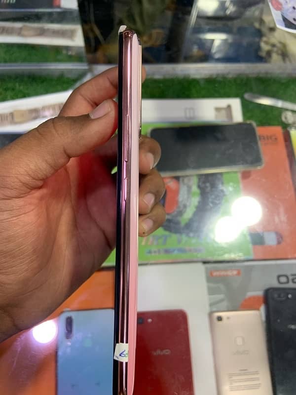 vivo v15 8gb ram memory 256 all ok pta 2