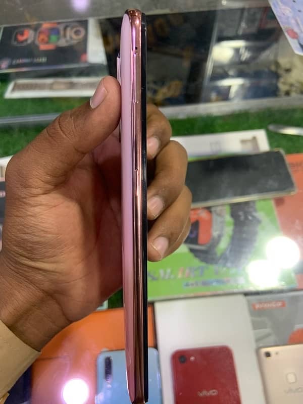 vivo v15 8gb ram memory 256 all ok pta 5