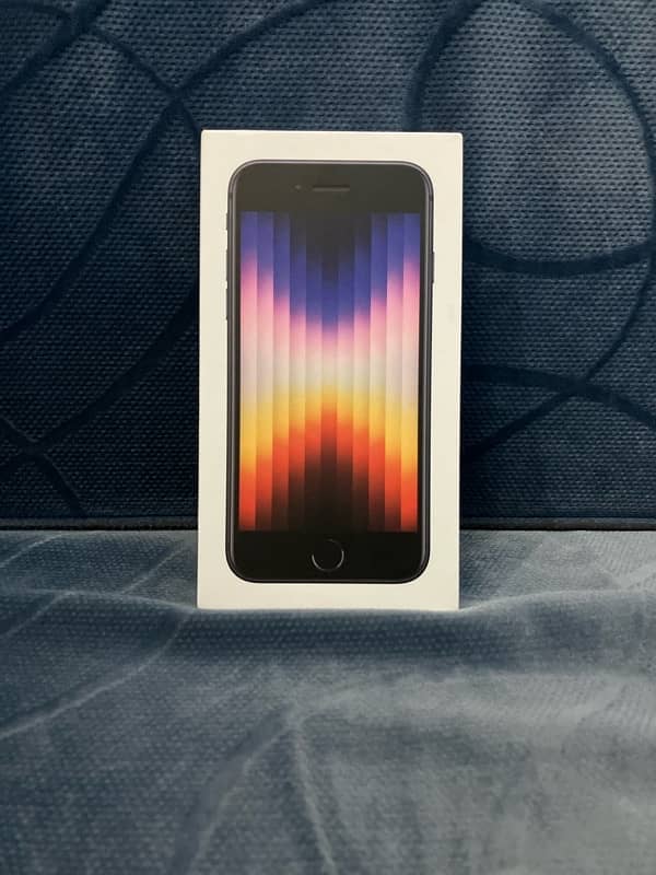 iPhone SE 3 (Under Warranty) Complete Box Package 0