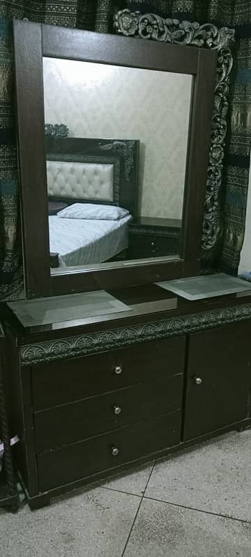 Bed set with spring mattres with side table and dressing table 2