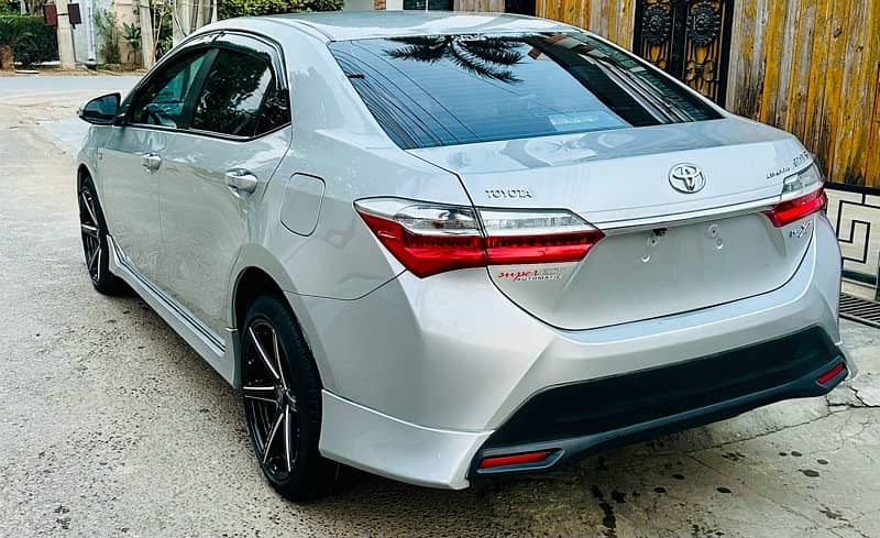 Toyota Corolla GLI 2019 4