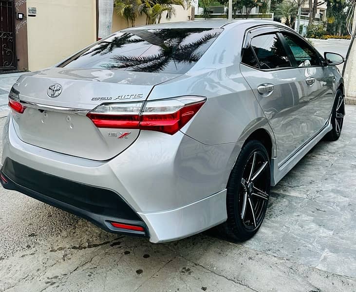 Toyota Corolla GLI 2019 6