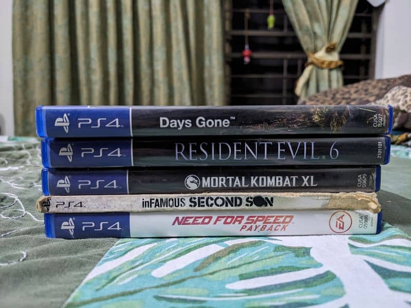 Ps4 Games:need for speed,days gone,MortalKombat,ResidentEvil6,infamous 0