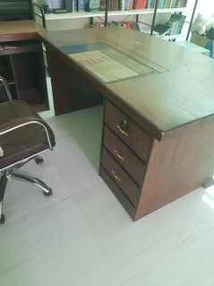 Office Table and chair 0