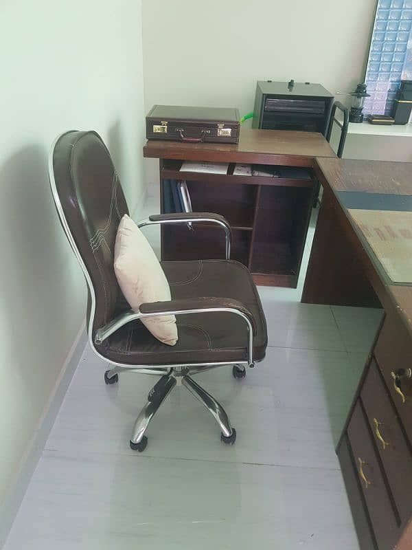 Office Table and chair 1