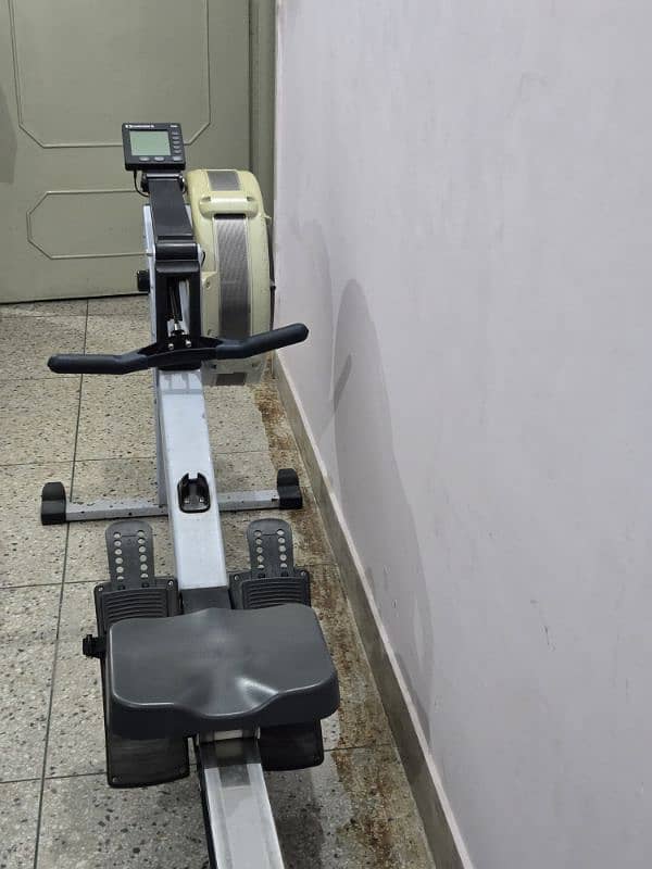 Rowing Machine with PM5 monitor 1