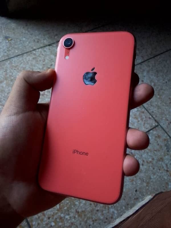 iPhone XR 0