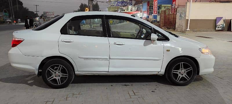 Honda City IDSI - White (2006)  -  03104069570 5