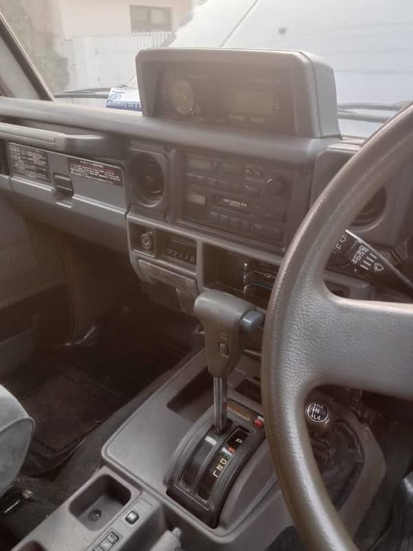 Toyota Prado 1992 19