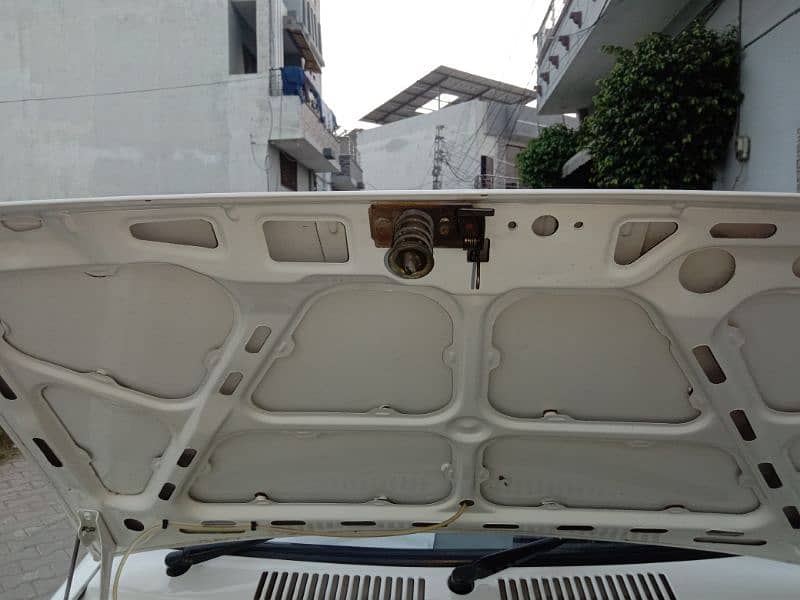 Suzuki Mehran VXR,total genuine scratch less body 7