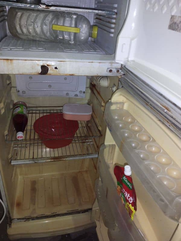 Refrigerator 100% OK new se b ziada cooling 3