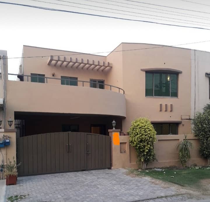 10 Marla 4 Bedrooms House With Basement Fully Tiled Renovated For Rent Sector-C Askari-10 Lahore 0