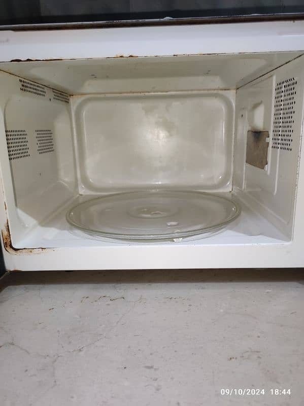 Dawlance Microwave Oven 1