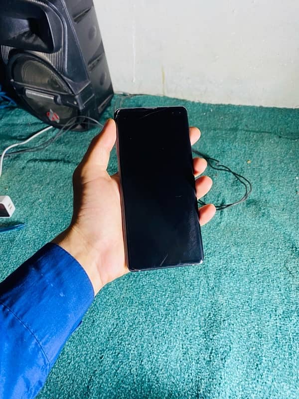 Samsung S10 Plus 4