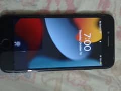 iPhone 7 32 GB black non pta finger fail condition ap ka samna ha 0