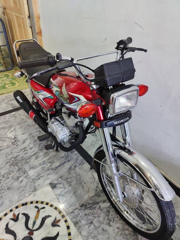 honda 125 (22/23 modal) 1