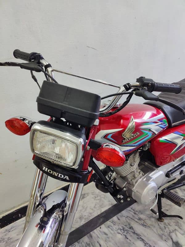 honda 125 (22/23 modal) 4