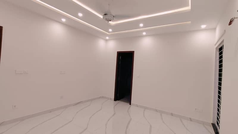 1 Kanal Slightly Used House For Rent In DHA Lahore Phase 3 Near Y Block Commercial 26