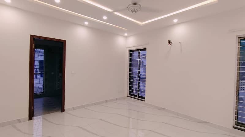 1 Kanal Slightly Used House For Rent In DHA Lahore Phase 3 Near Y Block Commercial 28