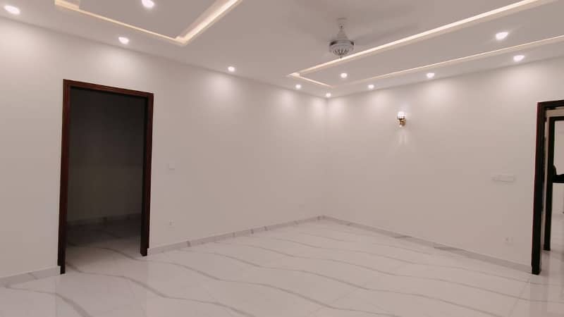 1 Kanal Slightly Used House For Rent In DHA Lahore Phase 3 Near Y Block Commercial 33