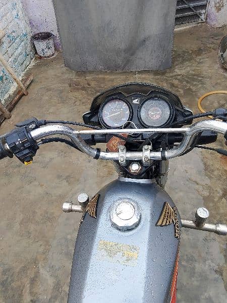 Honda CD 70 Dream 3