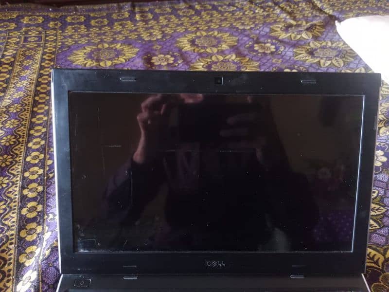 Dell laptop 4/500 i. 5 good condition 5