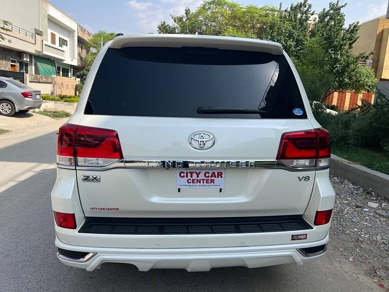 Toyota Land Cruiser 2018 1