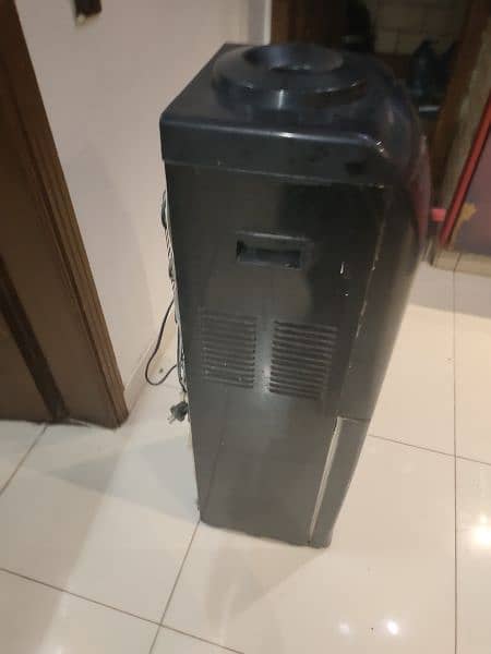 orient water dispenser . 3