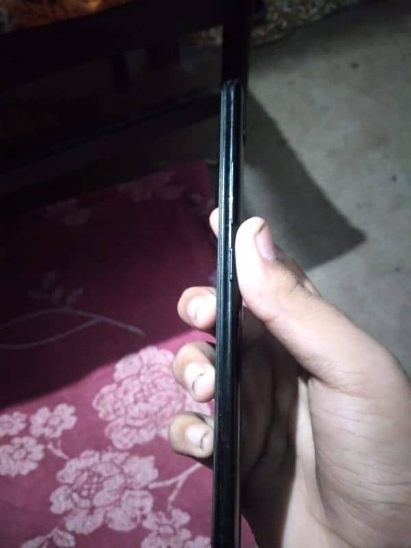 vivo v9 conditon10/9 ram 4GB 64GB only set no box no charger sath cnic 6