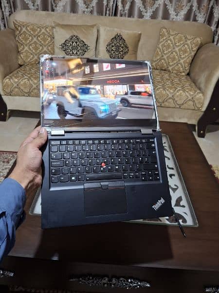 Lenovo ThinkPad Yoga x390 with original Stylus  Core i5  Gen: 8th RAM 10