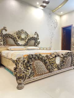 royal bed