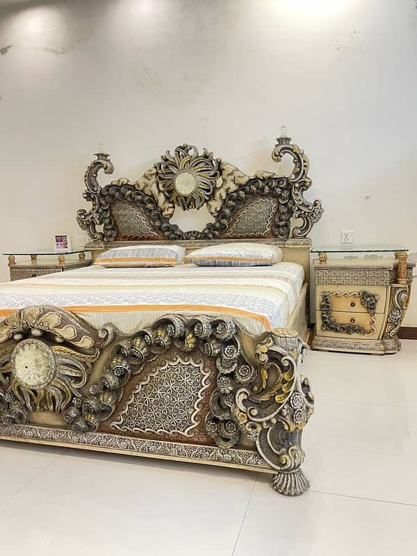 royal bed 6