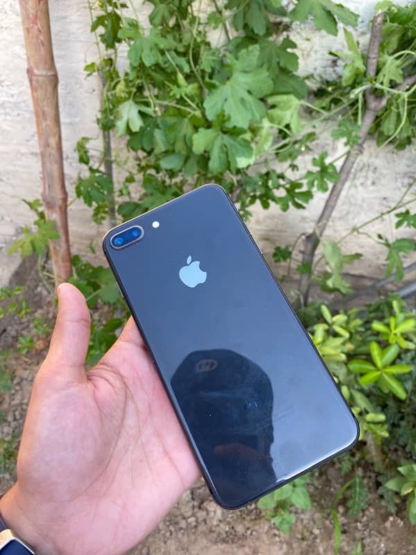 iPhone 8 Plus 7