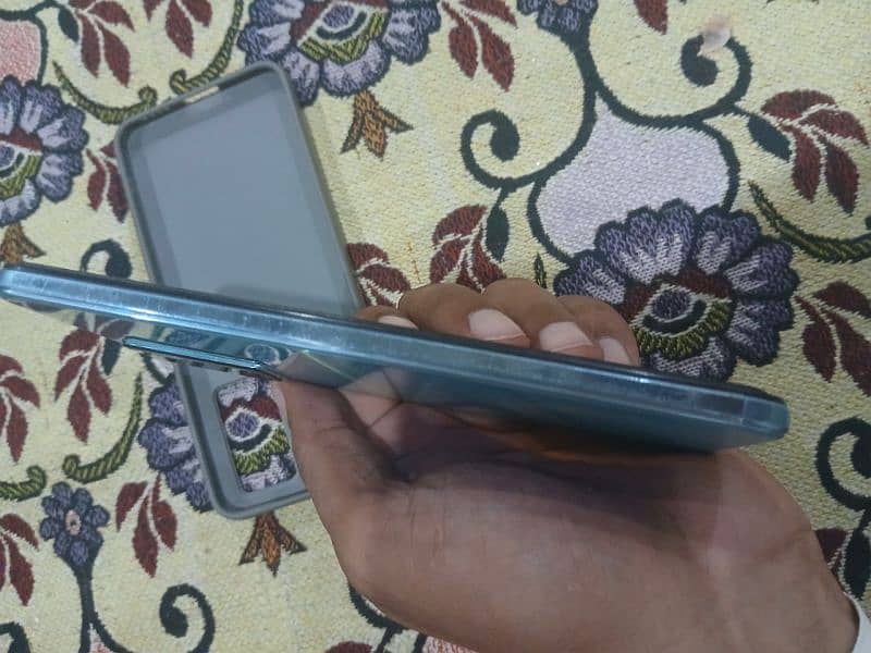 Vivo V23e 10 by time condition dabba charger majud hai for sale 4