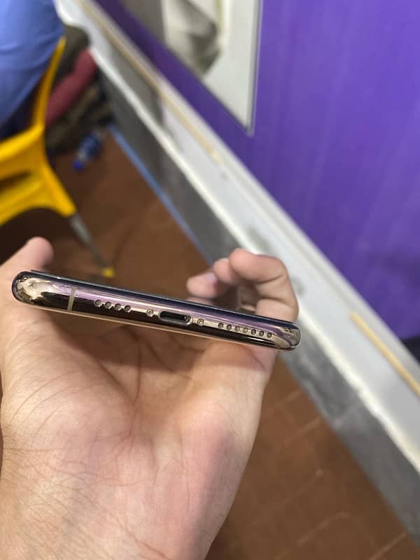 IPhone XS MaX 4